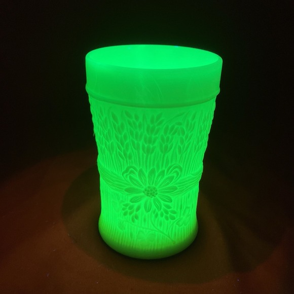 1 - Northwood Sheaves‎ of Wheat Custard Juice Glass / UV Glow - Picture 2 of 9